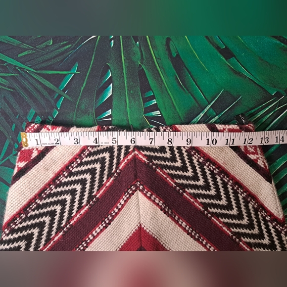 Zara wool tapestry skirt XS, white red black pattern, Aztec, tribal - Picture 3 of 7